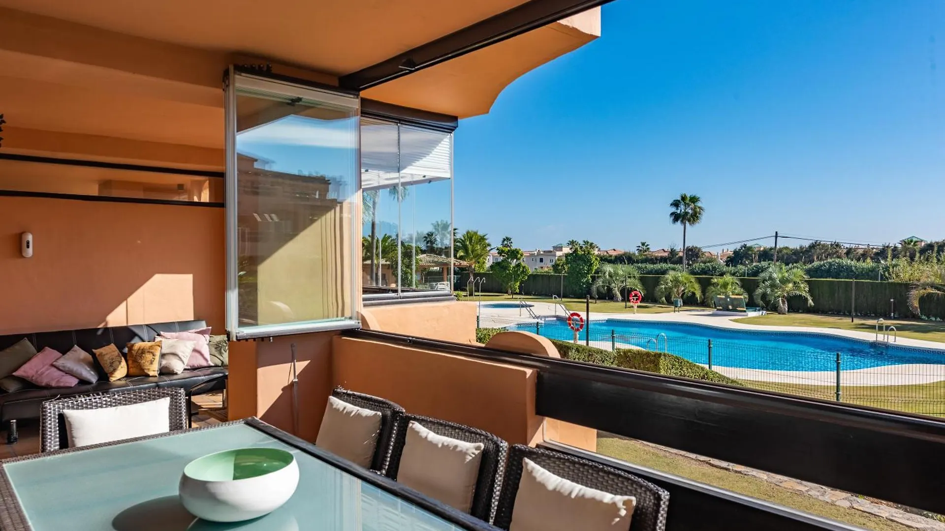 Casares Costa Gem: 2Br With Pool Apartment Bahia de Casares